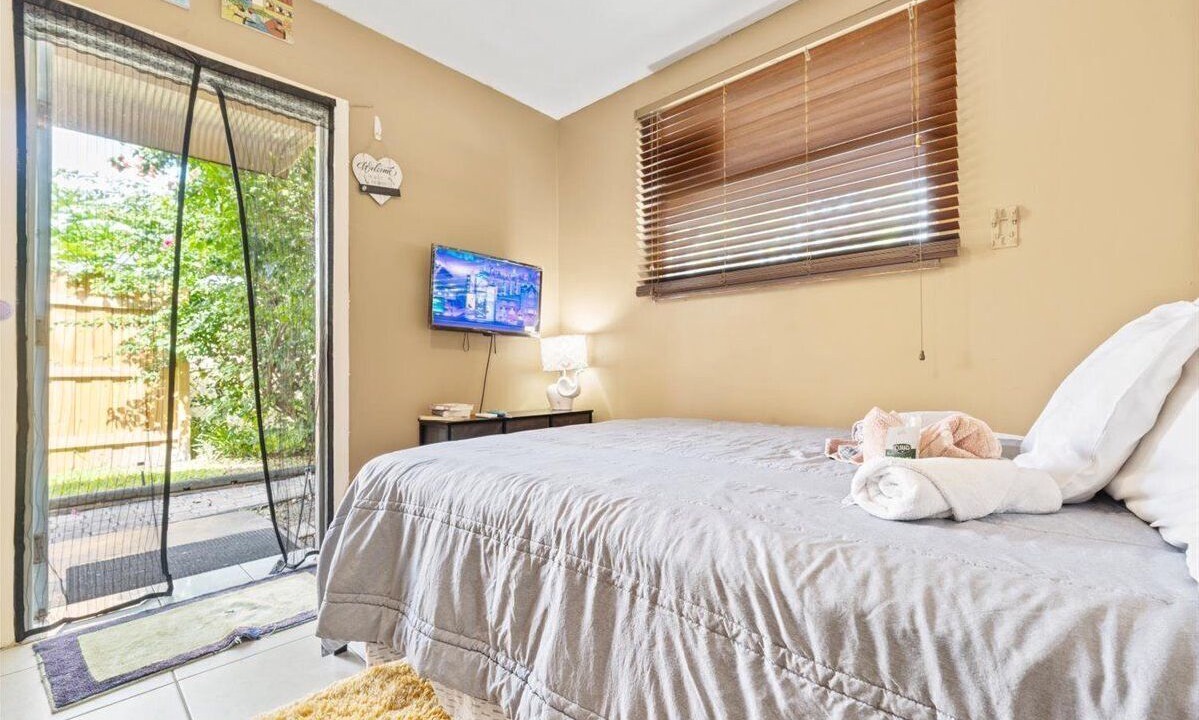 Photo of Bedroom in North Lauderdale