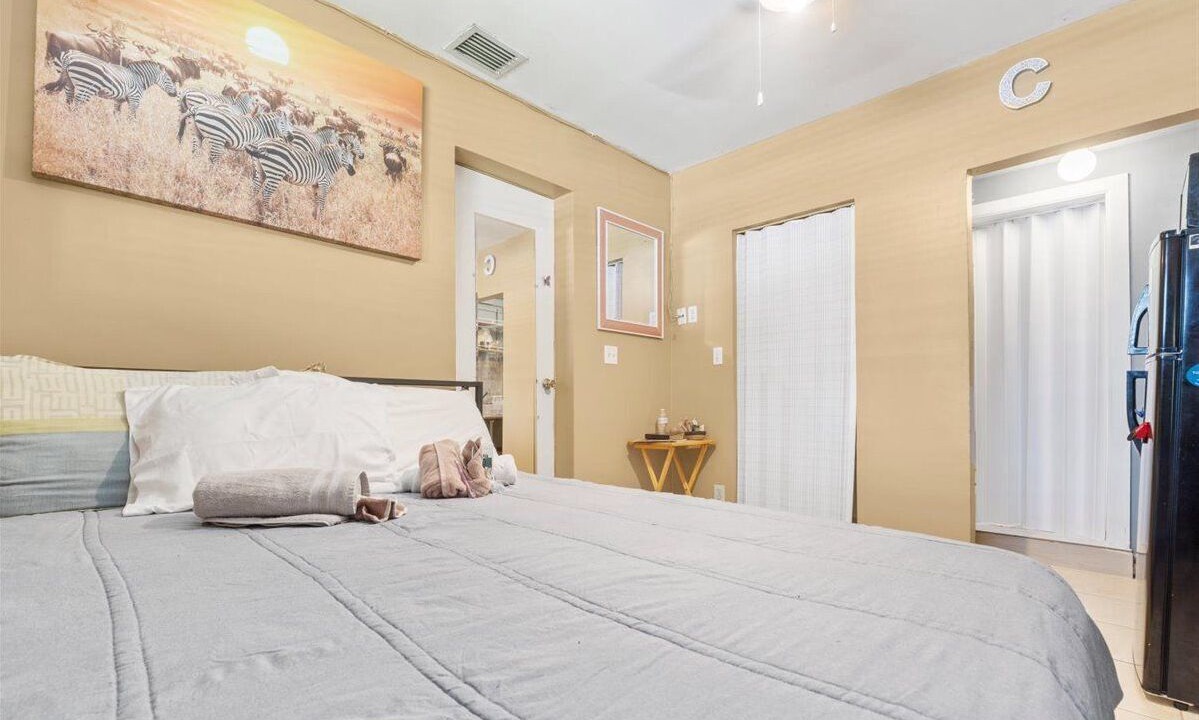 Photo of Bedroom in North Lauderdale