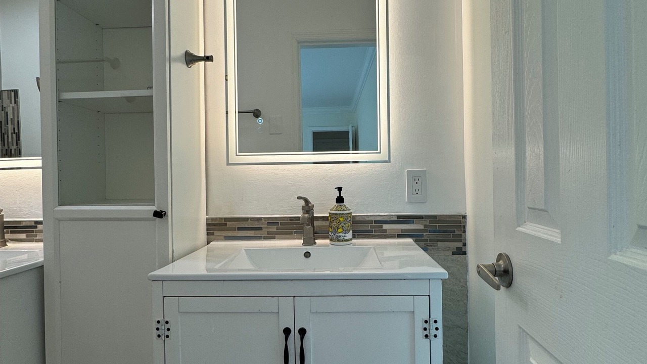 Photo of Bathroom in Hollywood Hills