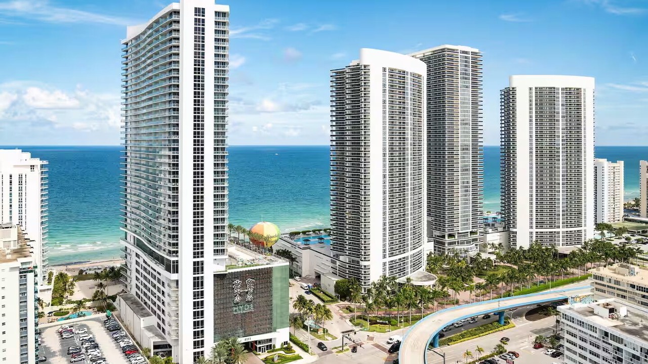 Photo of Outdoor in Hallandale Beach