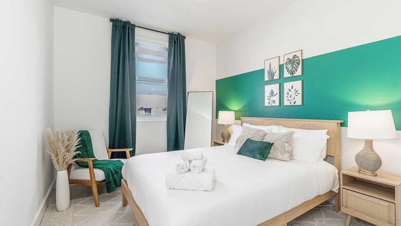 Photo of Bedroom in Hallandale Beach