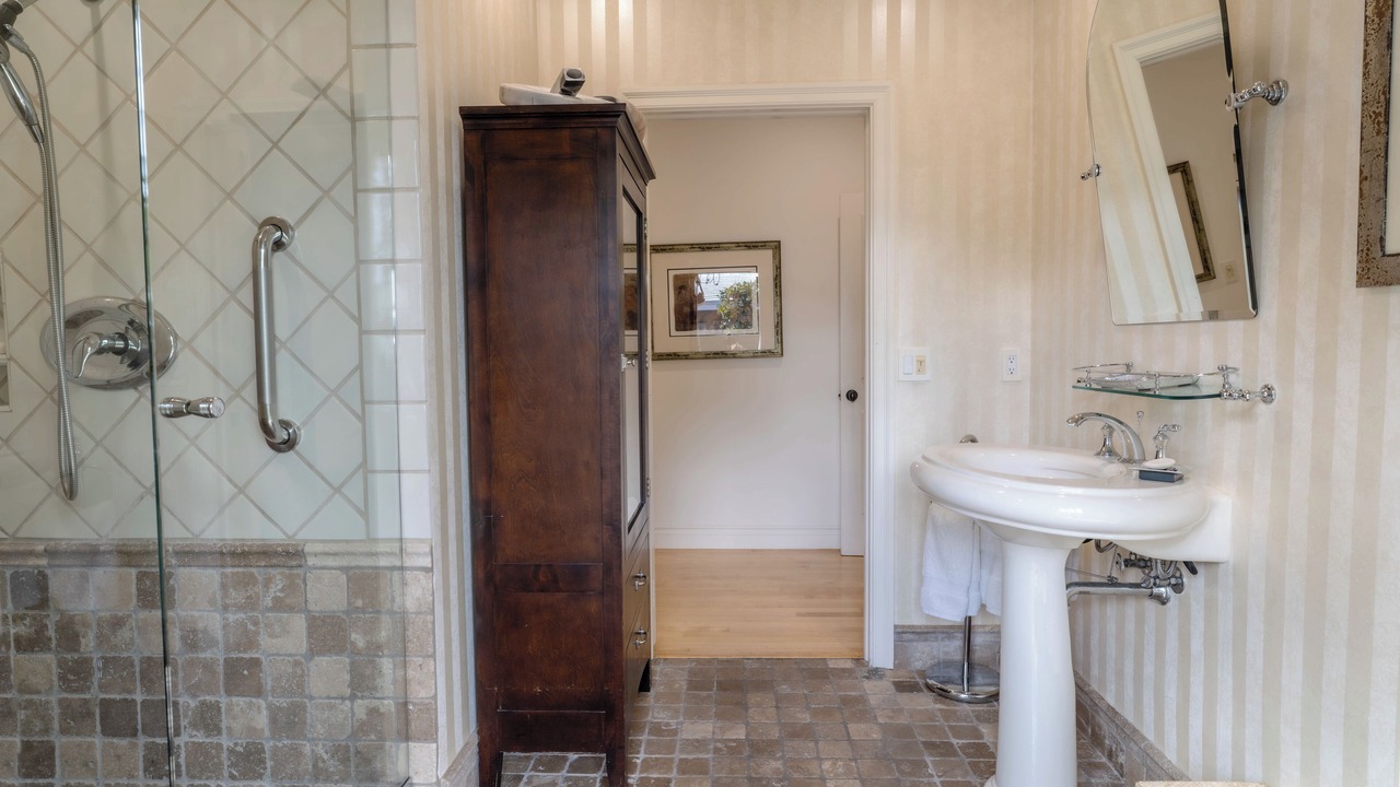 Photo of Bathroom in East Fort Lauderdale