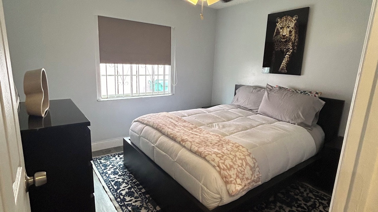 Photo of Bedroom in Miami Gardens