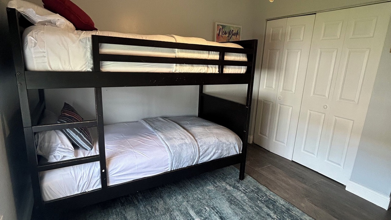 Photo of Bedroom in Miami Gardens
