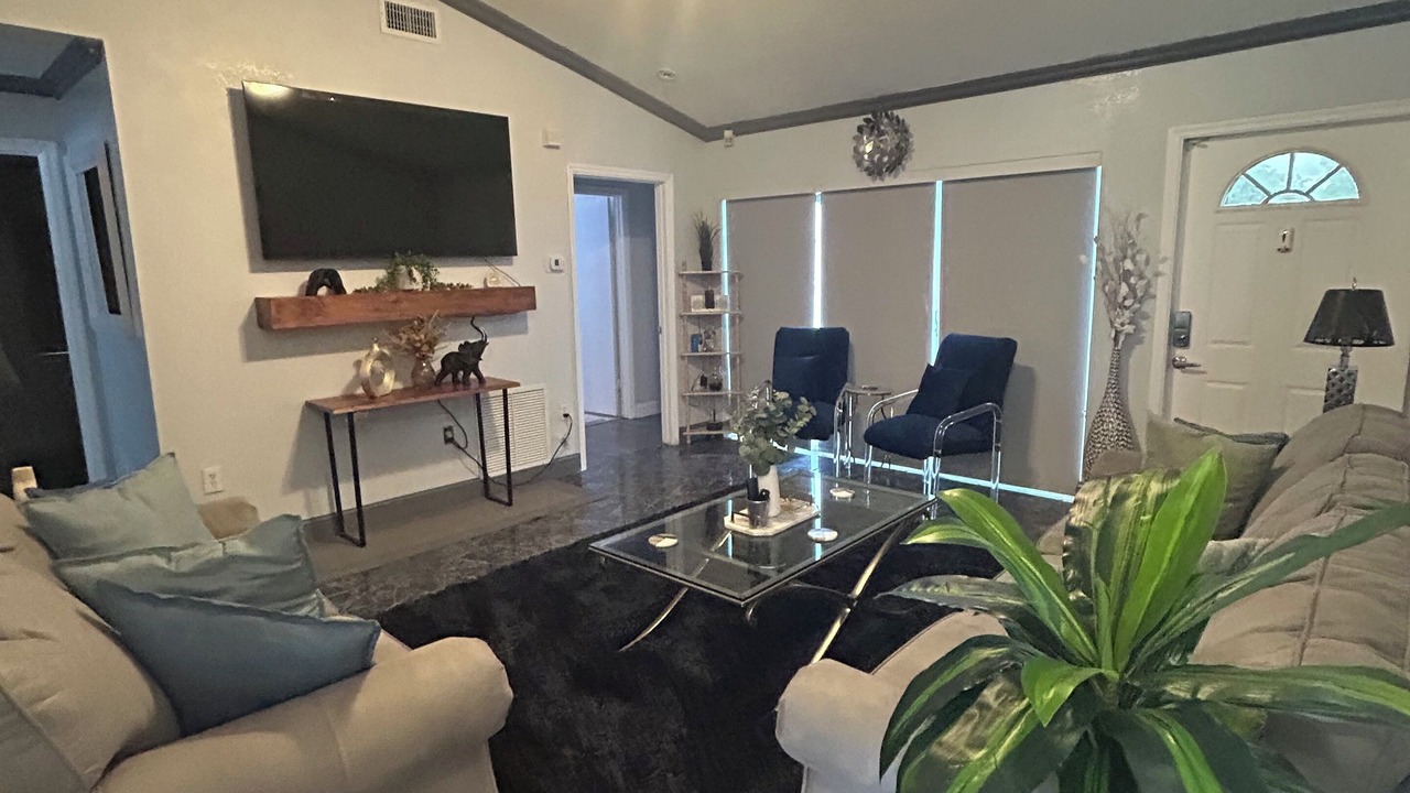 Photo of Livingroom in Miami Gardens