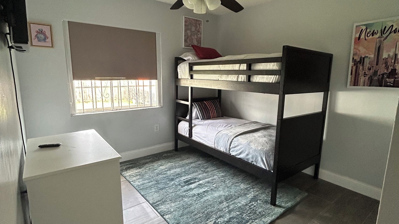 Photo of Bedroom in Miami Gardens