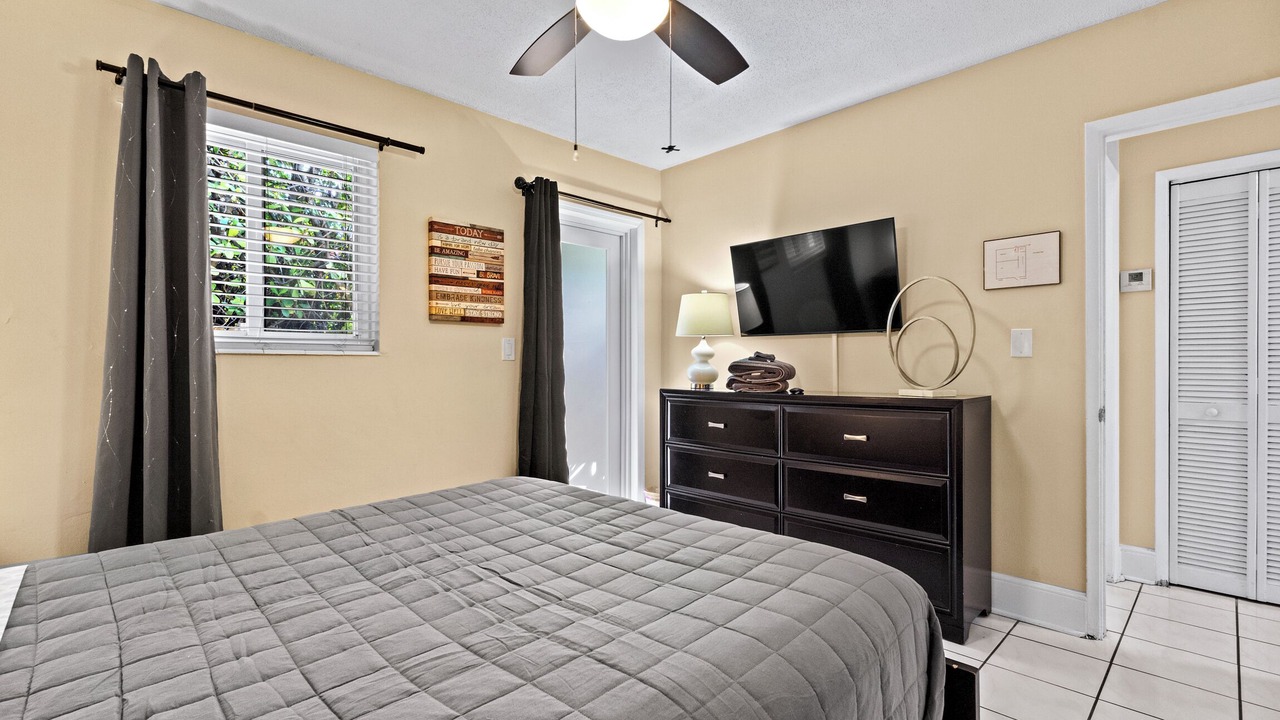 Photo of Bedroom in Middle River Terrace