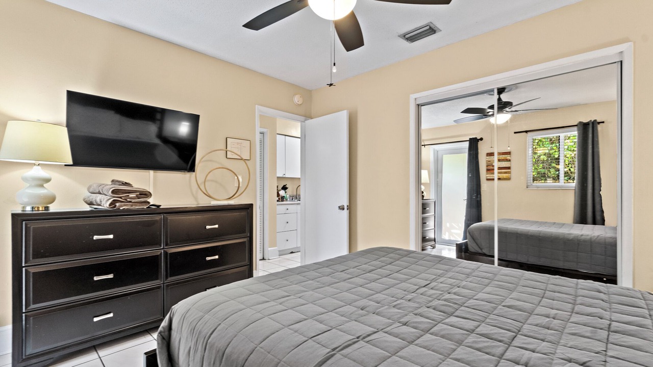 Photo of Bedroom in Middle River Terrace