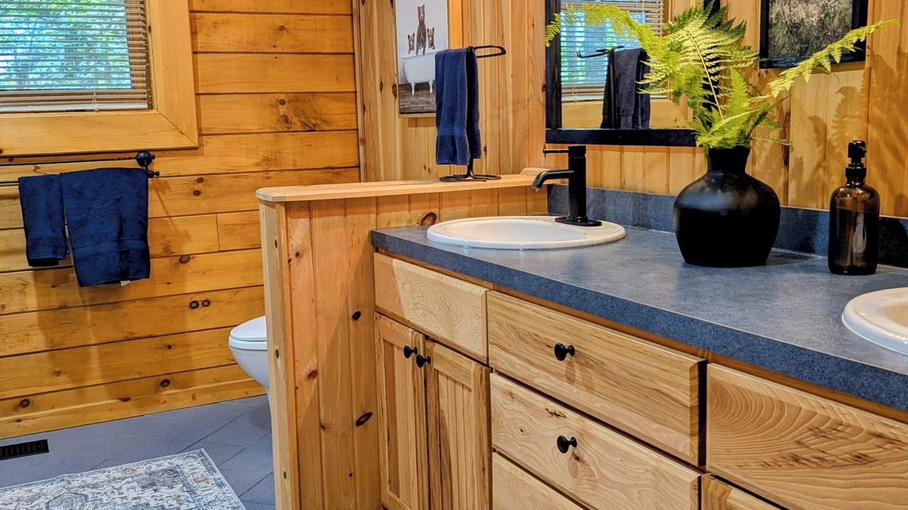 Photo of Bathroom in Edray