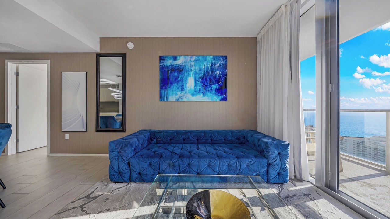 Photo of Livingroom in Hollywood South Central Beach