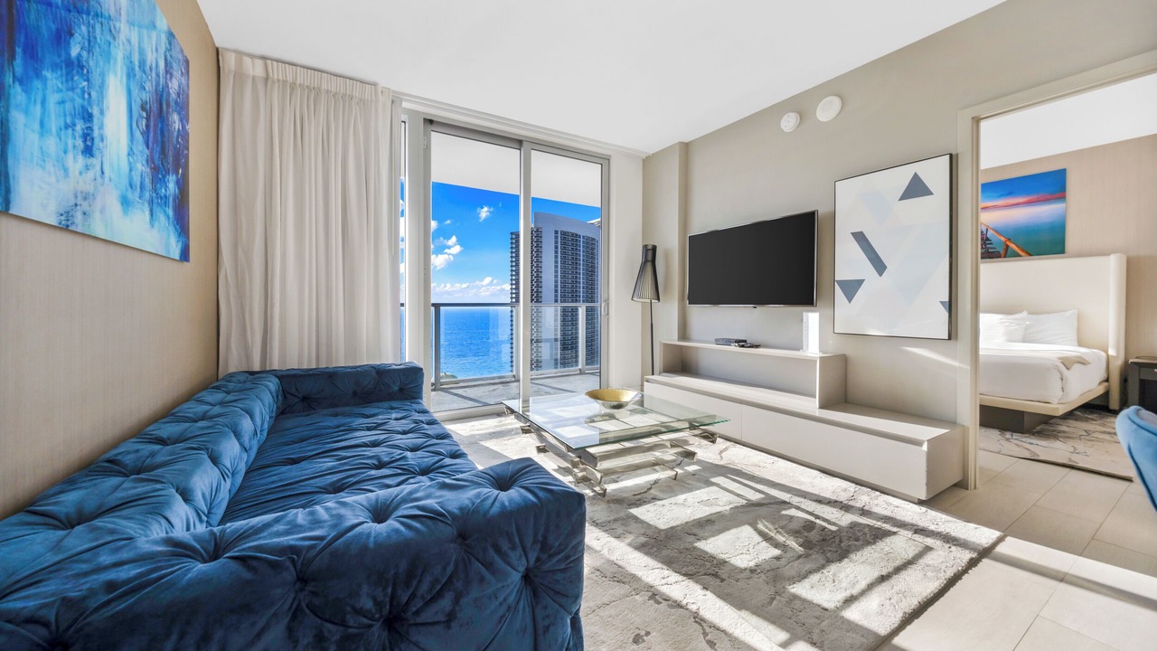 Photo of Bedroom in Hollywood South Central Beach