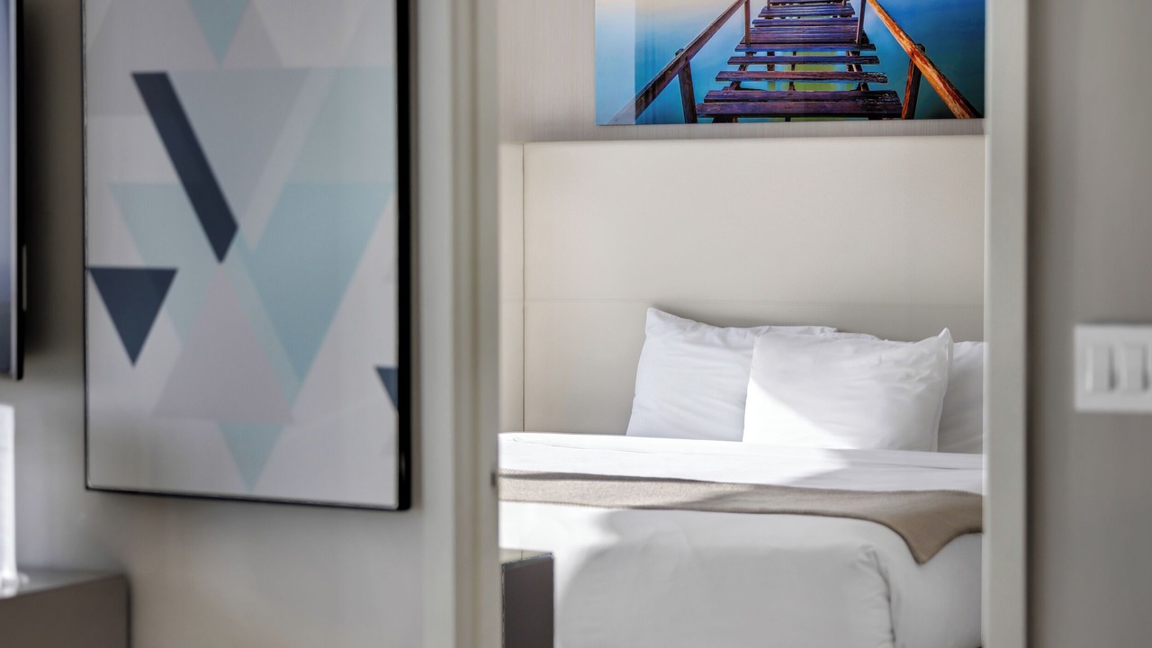 Photo of Bedroom in Hollywood South Central Beach