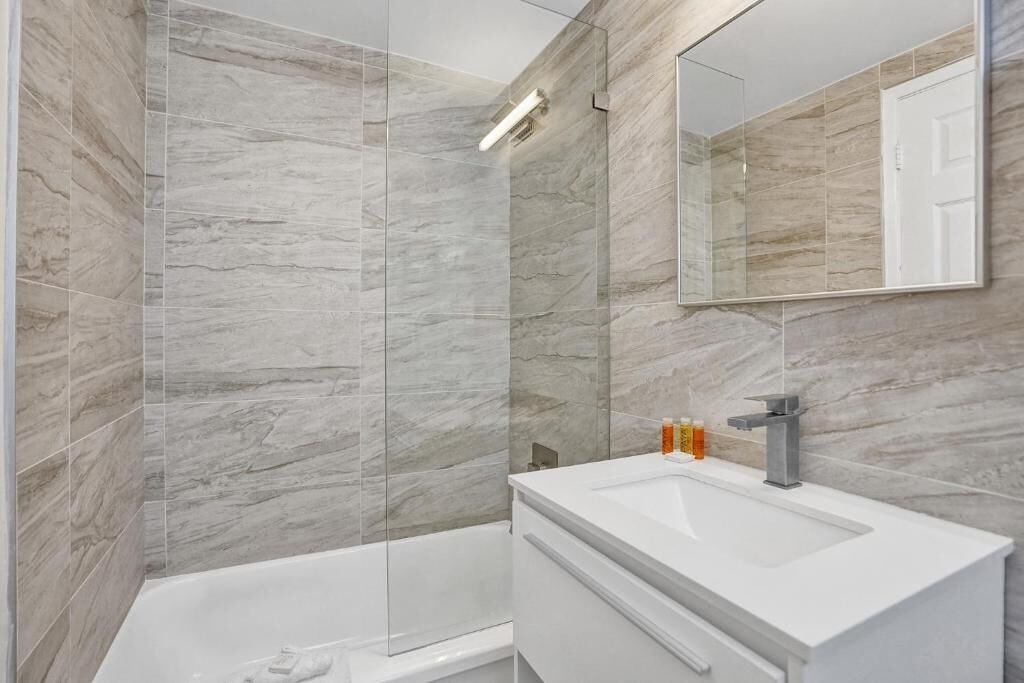 Photo of Bathroom in Galt Mile