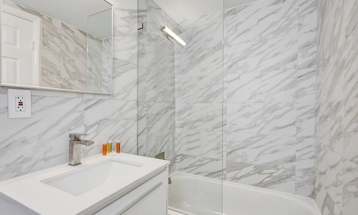 Photo of Bathroom in Galt Mile