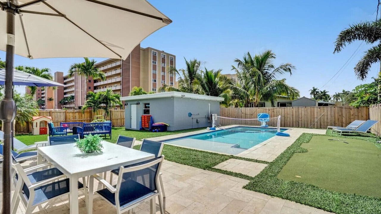 Photo of Outdoor in Hallandale Beach