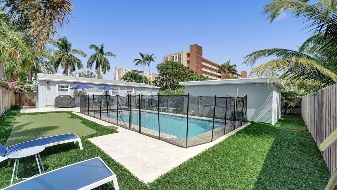 Photo of Outdoor in Hallandale Beach