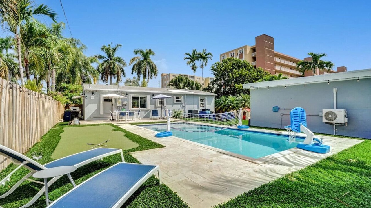 Photo of Outdoor in Hallandale Beach