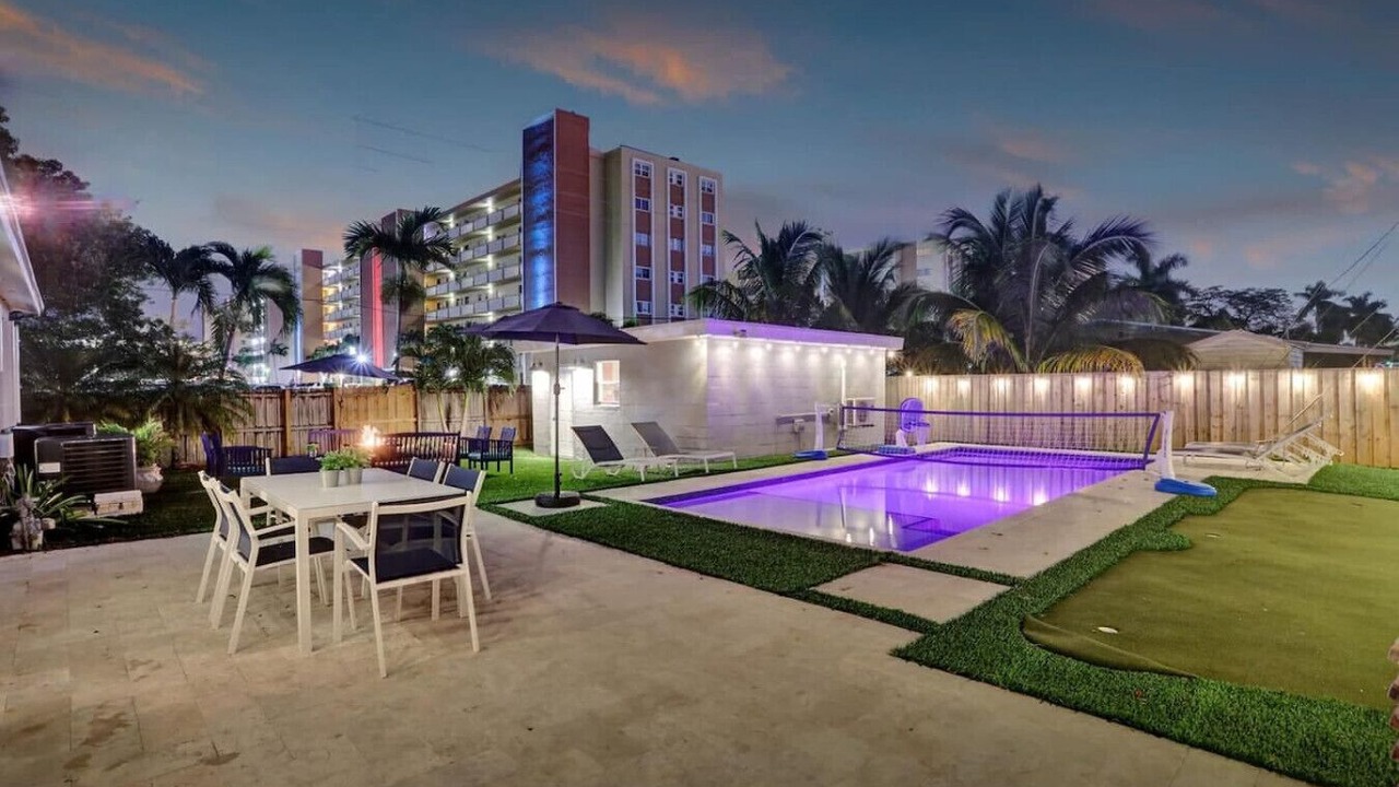 Photo of Outdoor in Hallandale Beach