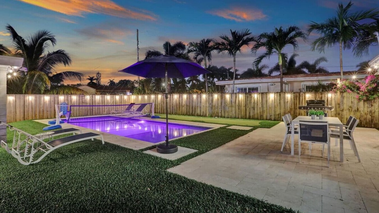 Photo of Outdoor in Hallandale Beach