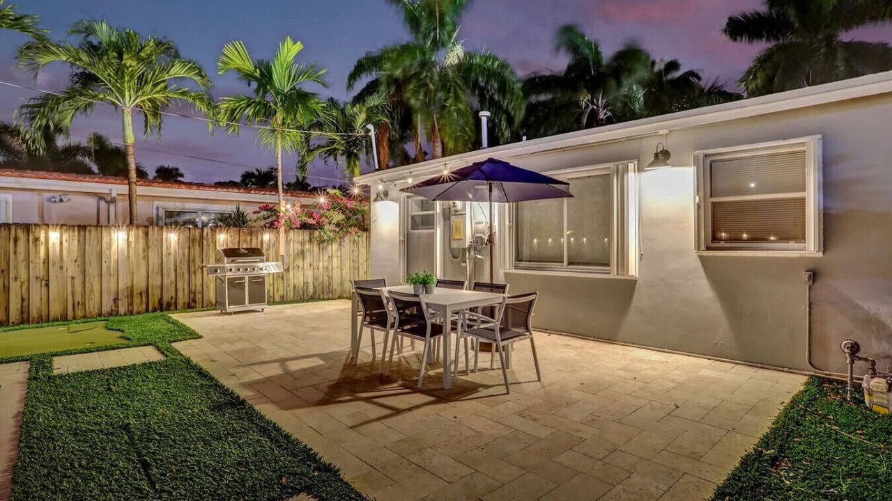 Photo of Outdoor in Hallandale Beach