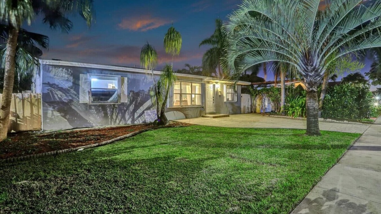 Photo of Outdoor in Hallandale Beach