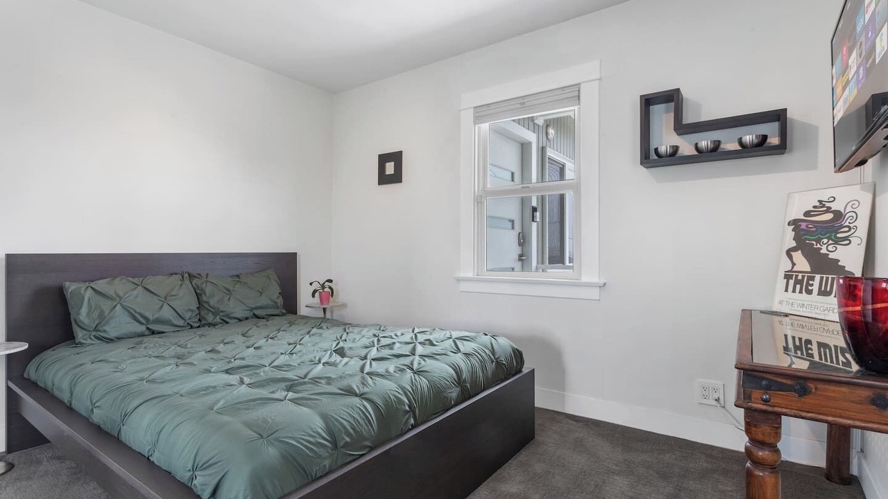 Photo of Bedroom in Los Feliz