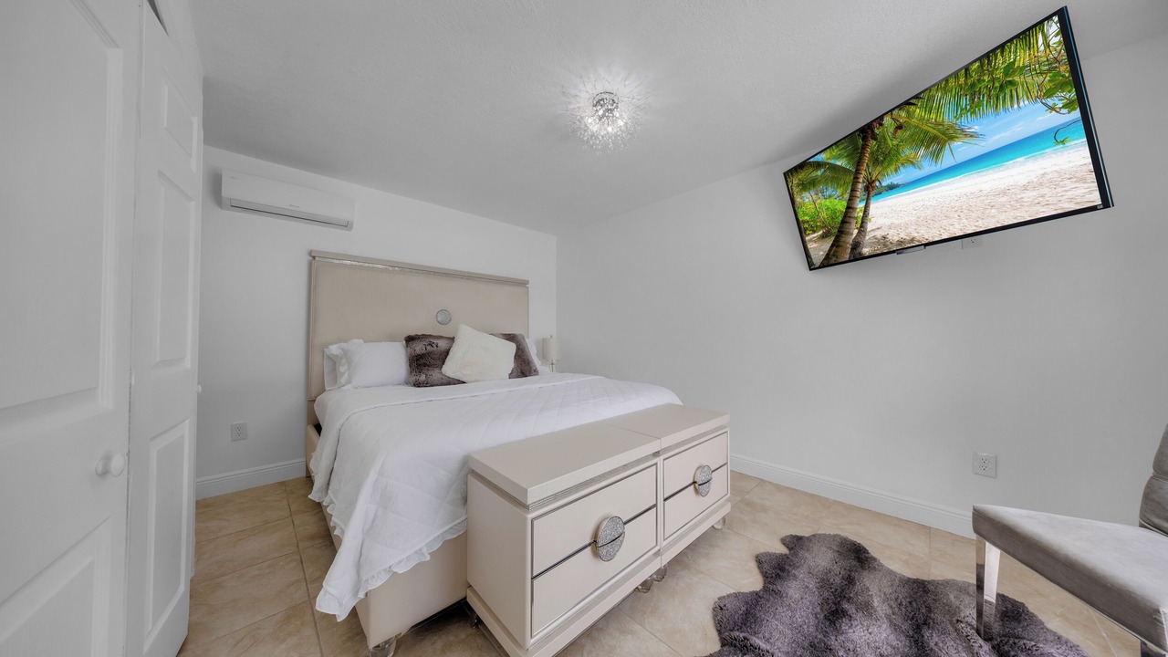 Photo of Bedroom in Miami Gardens