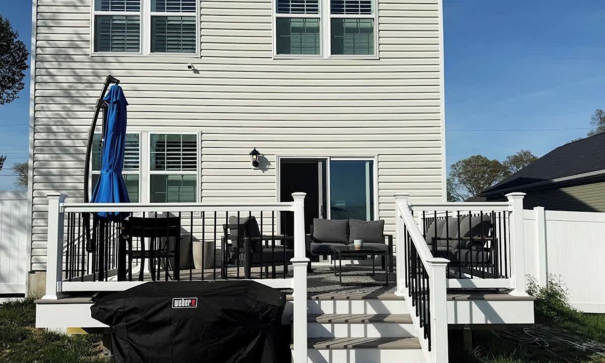 Photo of Patio Balcony in Cape May Court House