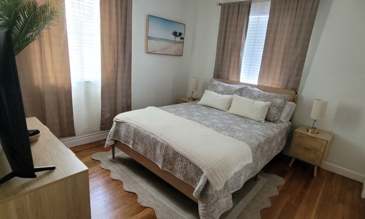 Photo of Bedroom in Deerfield Beach