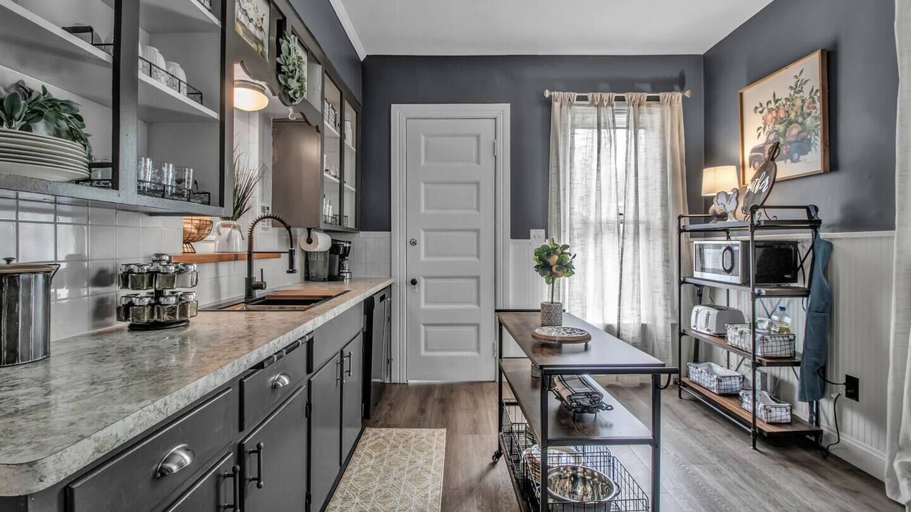 Photo of Kitchen in Downtown Niagara Falls