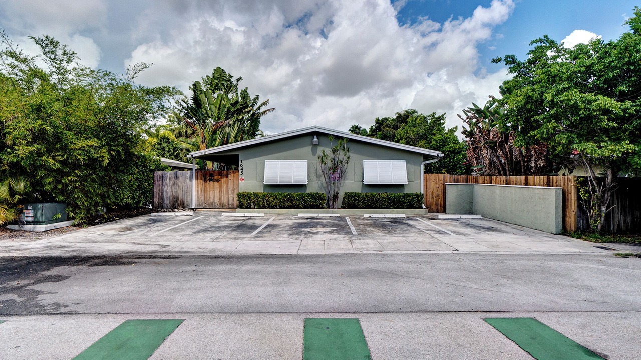 Photo of Outdoor in Middle River Terrace