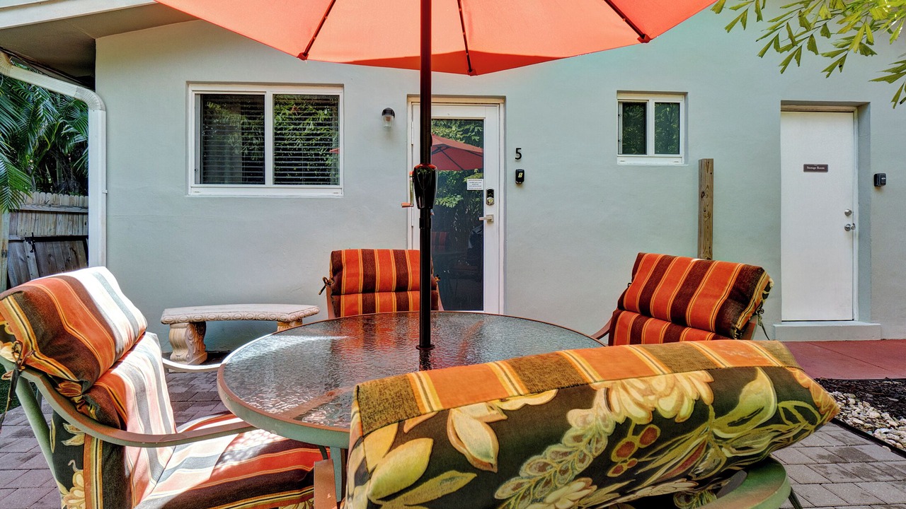 Photo of Outdoor in Middle River Terrace
