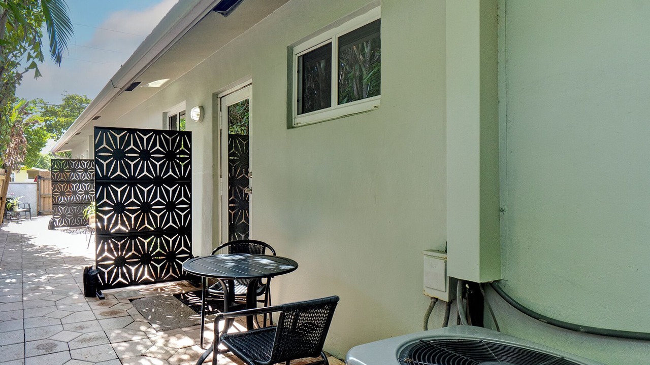 Photo of Outdoor in Middle River Terrace