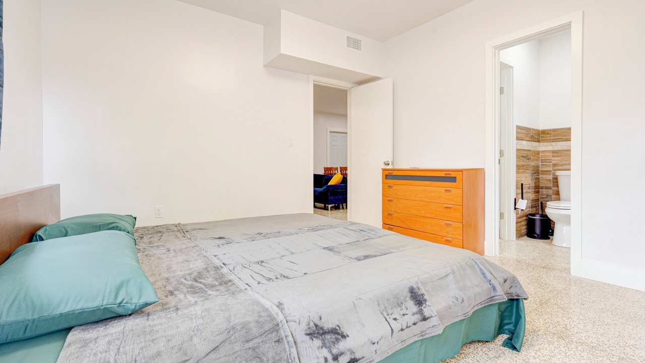 Photo of Bedroom in Miami Shores