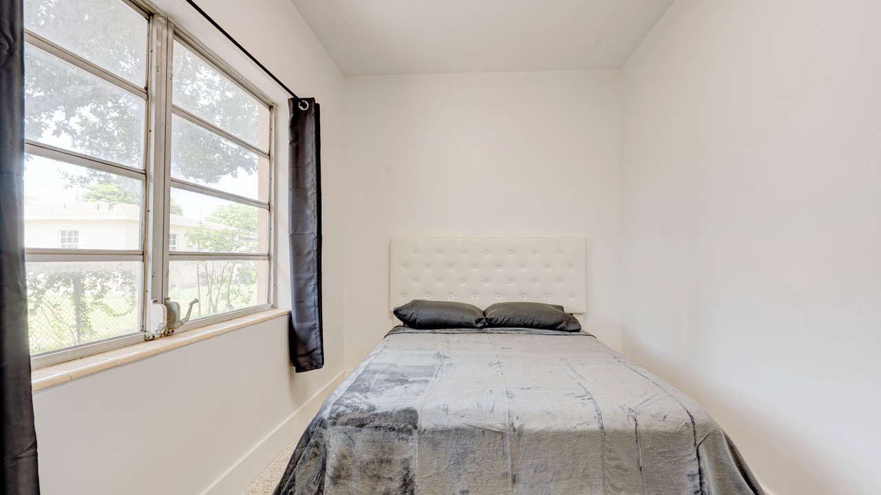 Photo of Bedroom in Miami Shores