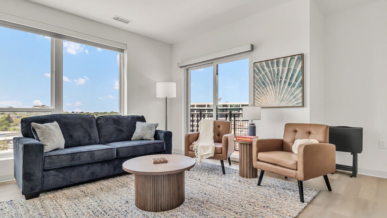 Photo of Livingroom in University Circle