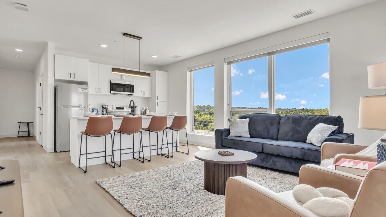 Photo of Livingroom in University Circle