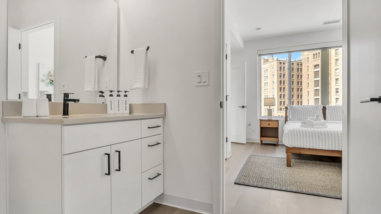 Photo of Bedroom in University Circle