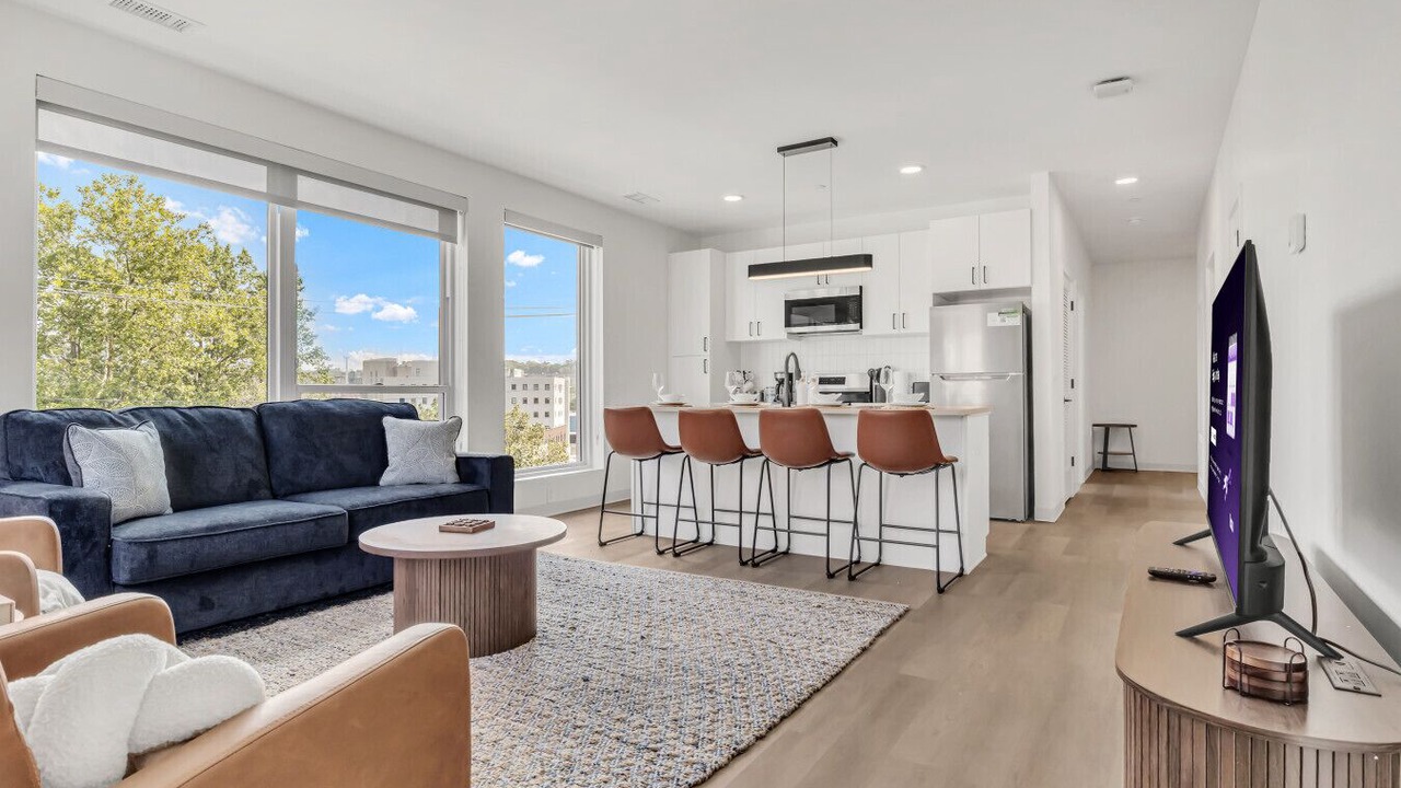 Photo of Livingroom in University Circle