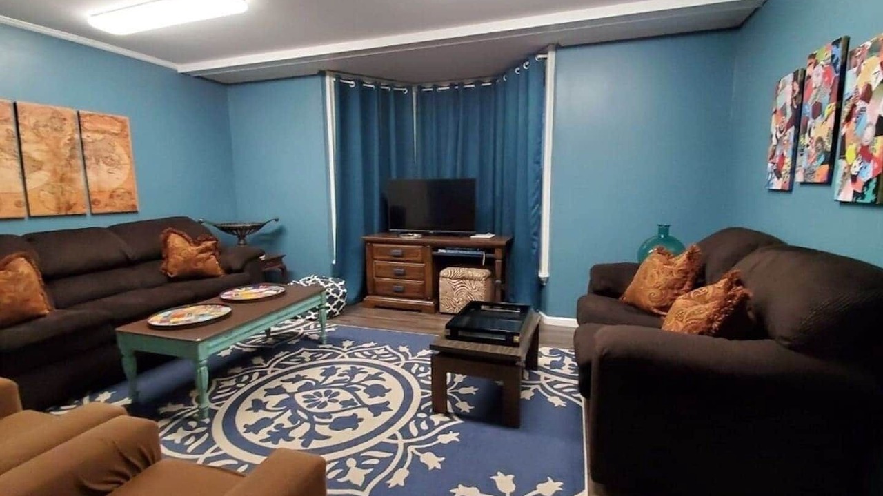 Photo of Livingroom in Downtown Niagara Falls