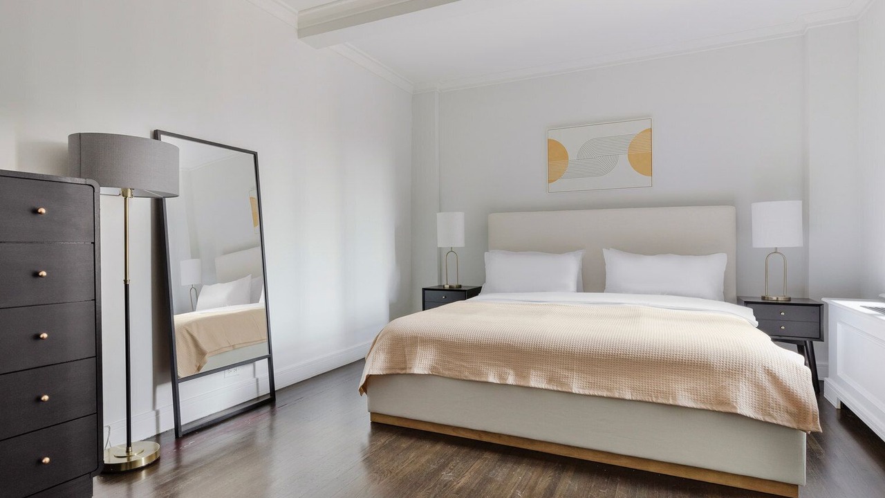 Photo of Bedroom in Lincoln Square