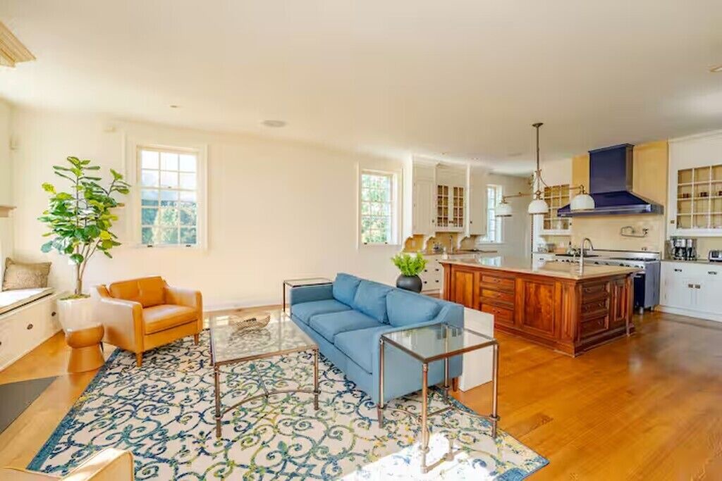 Photo of Livingroom in Chesapeake City