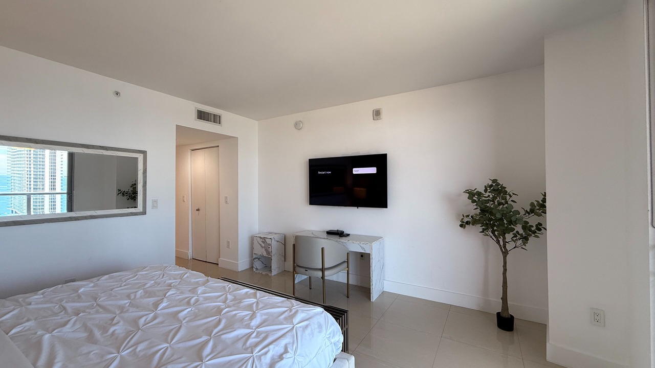 Photo of Bedroom in Hallandale Beach