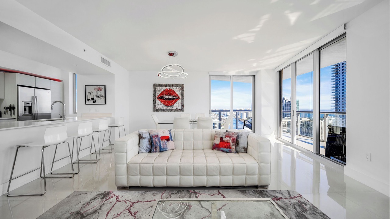 Photo of Livingroom in Hallandale Beach