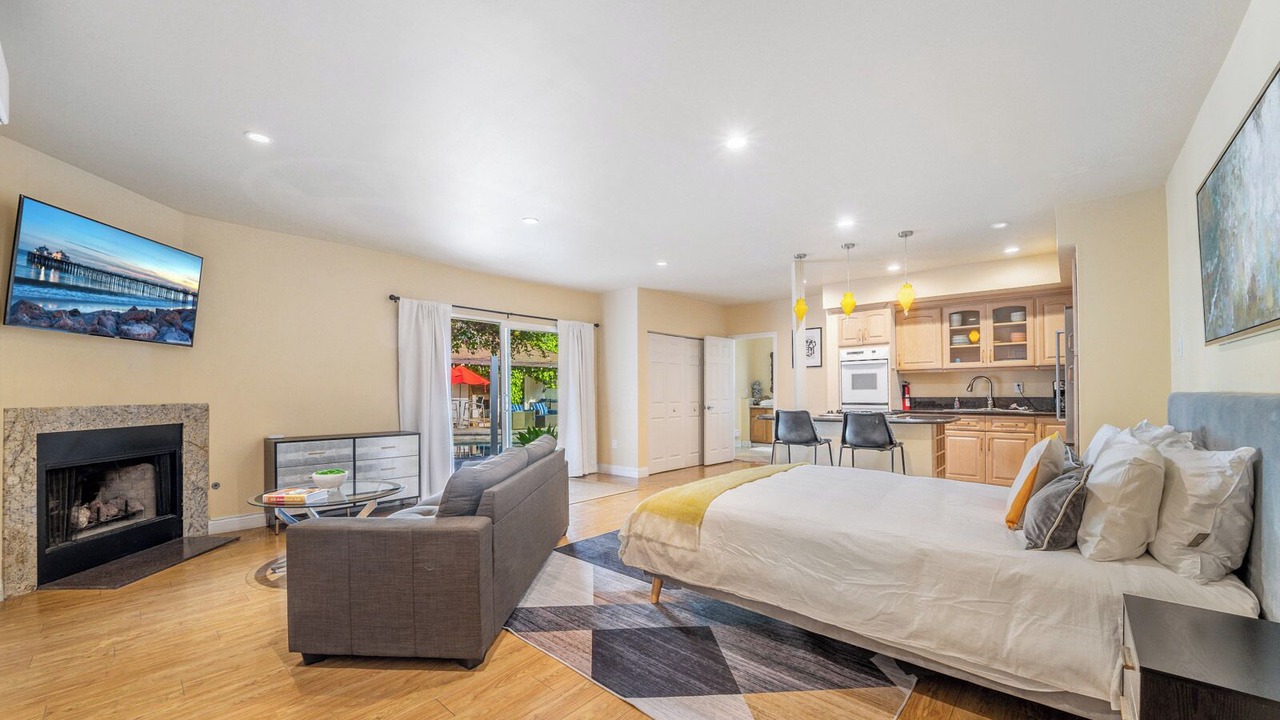 Photo of Bedroom in Beverly Hills