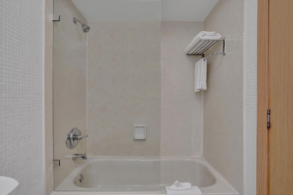 Photo of Bathroom in Galt Mile