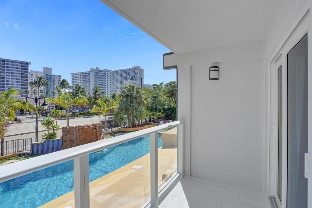 Photo of Patio Balcony in Galt Mile