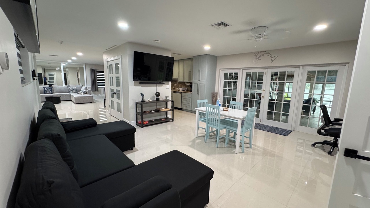 Photo of Bedroom in Miami Lakes