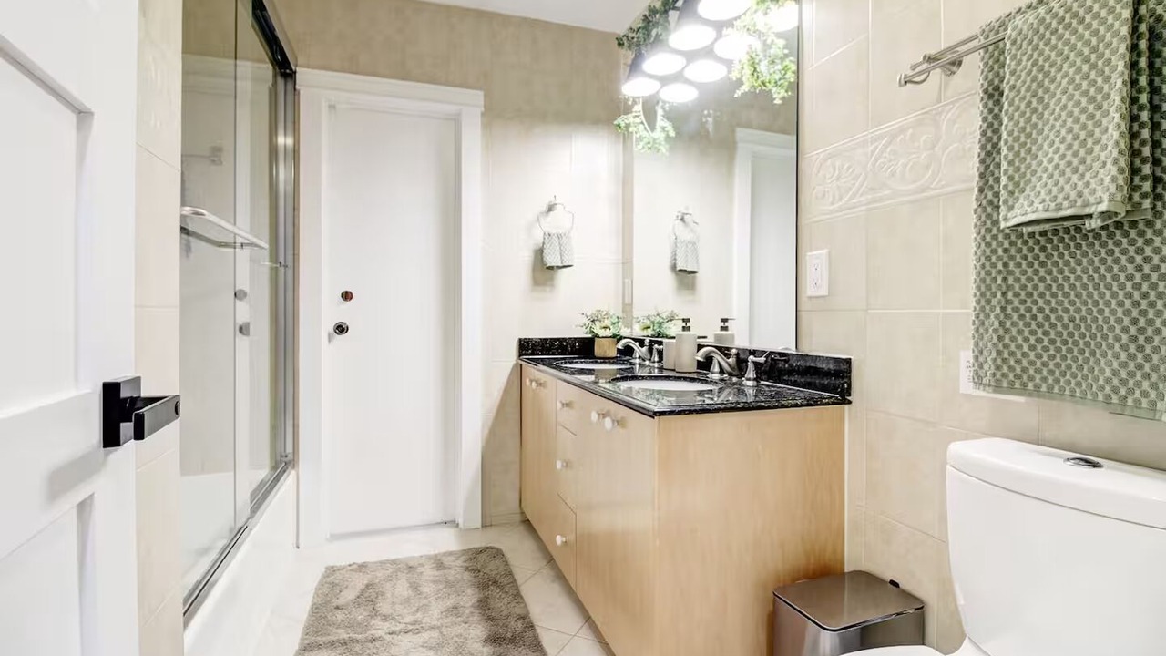 Photo of Bathroom in Miami Lakes
