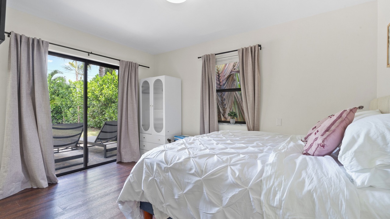 Photo of Bedroom in Oakland Park